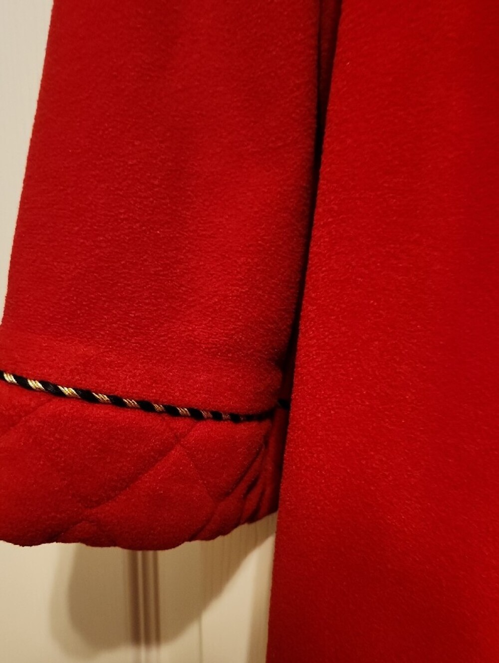 Vanity Fair Red Robe, Medium - Picture 4 of 10